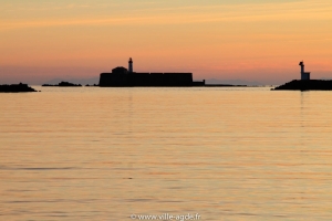 Fort Brescou au soleil couchant