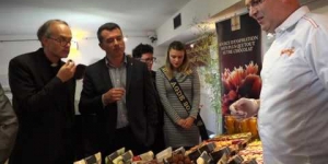 Salon du Chocolat inauguration Gilles D'Ettore Maire d'Agde