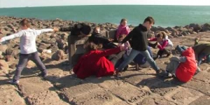 Les enfants mènent la danse avec la Cie Sauf Le Dimanche Agde Le Cap d'Agde