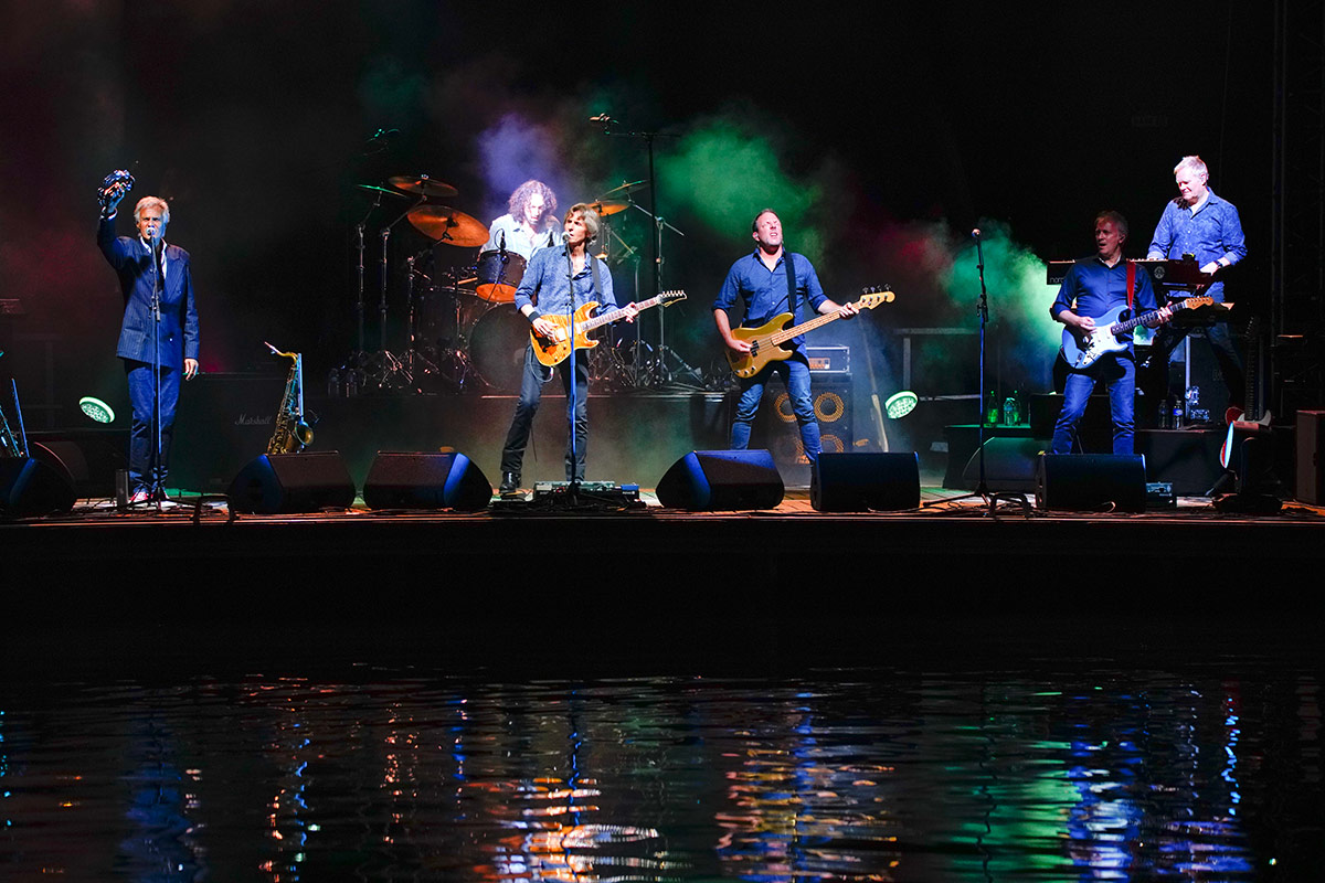 The Dire Straits Experience