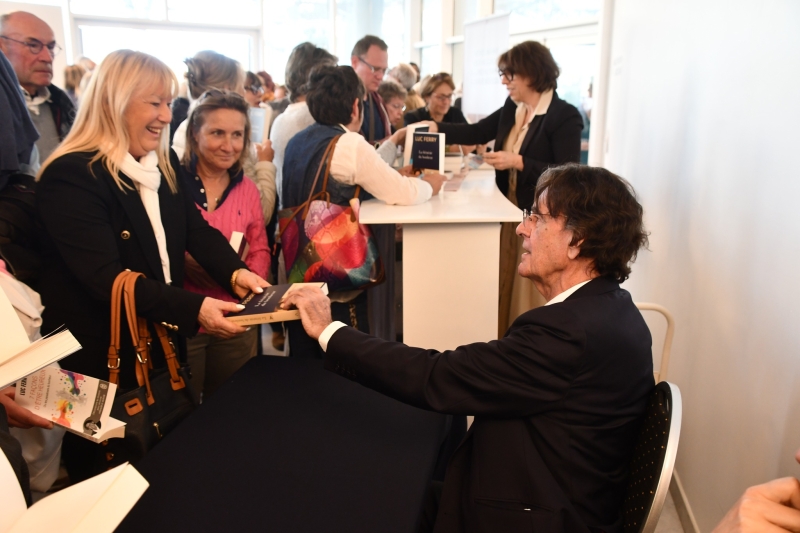 Luc Ferry à la recherche du bonheur au Palais des Congrès Cap d’Agde Méditerranée