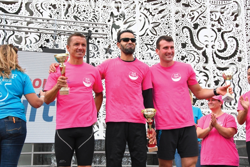 Nuée de rose sur le Cap d’Agde : plus de 1100 participants  pour lutter contre le cancer !