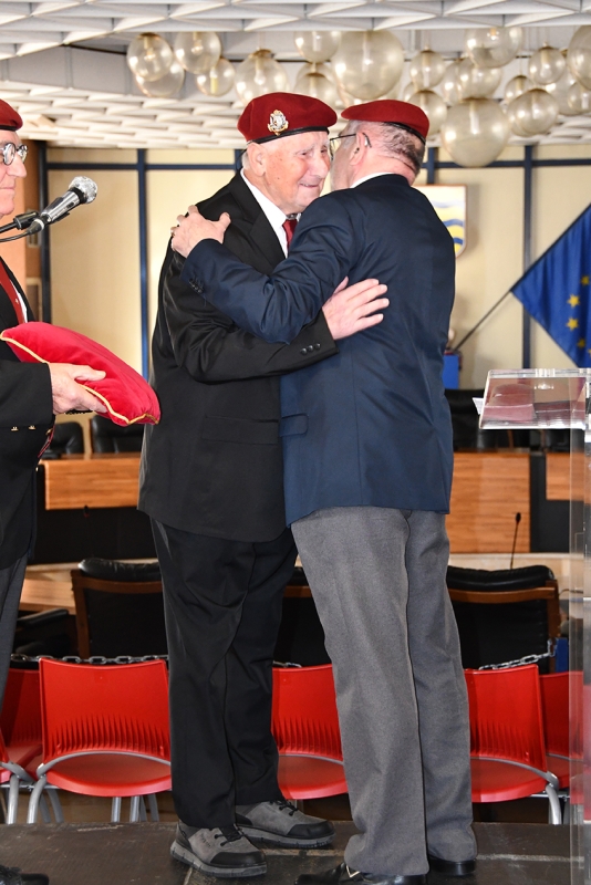 FERNAND GOMILA ÉLEVÉ AU RANG DE CHEVALIER DE L'ORDRE NATIONAL DE LA LÉGION D'HONNEUR