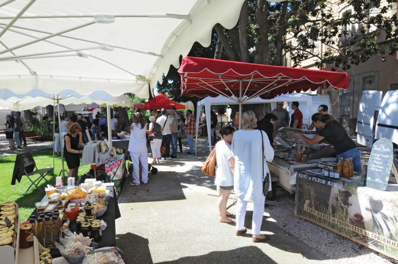 Le marché des producteurs locaux à l’EHPAD Laurent Antoine