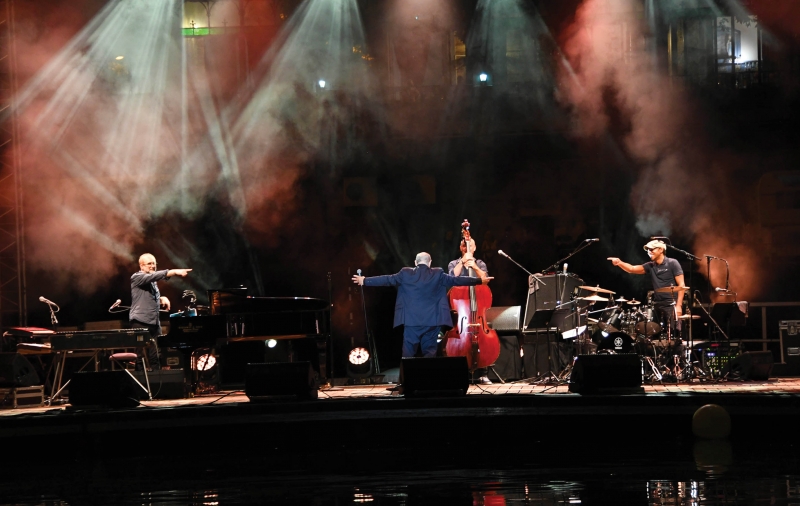 Michel Jonasz quartet Gros succès pour la première date des concerts  de la scène flottante