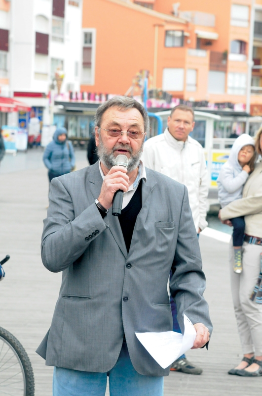 Opération de ramassage des déchets maritimes  sur le Centre-Port du Cap d’Agde