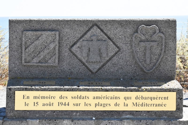 Stèle en hommage aux 3è,45è et 36è Division d Infanterie US