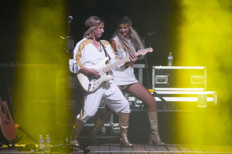 L’ABBA Mania a déferlé sur la scène flottante