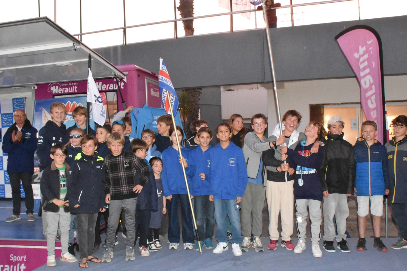 La relève de la voile présente sur le plan d'eau du Cap d Agde