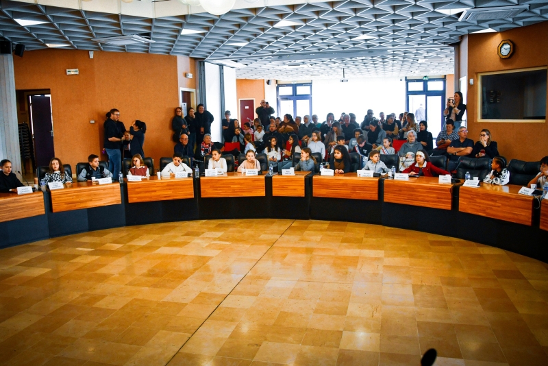LE NOUVEAU CONSEIL MUNICIPAL DES ENFANTS EST INVESTI