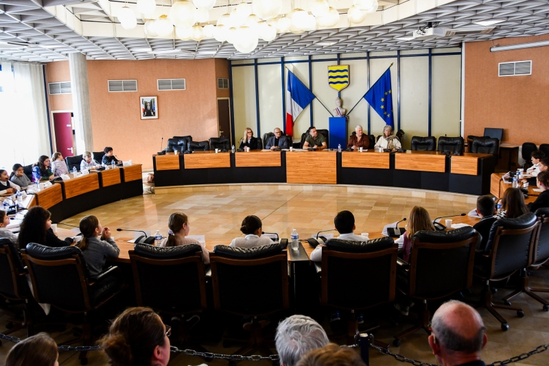 LE NOUVEAU CONSEIL MUNICIPAL DES ENFANTS EST INVESTI