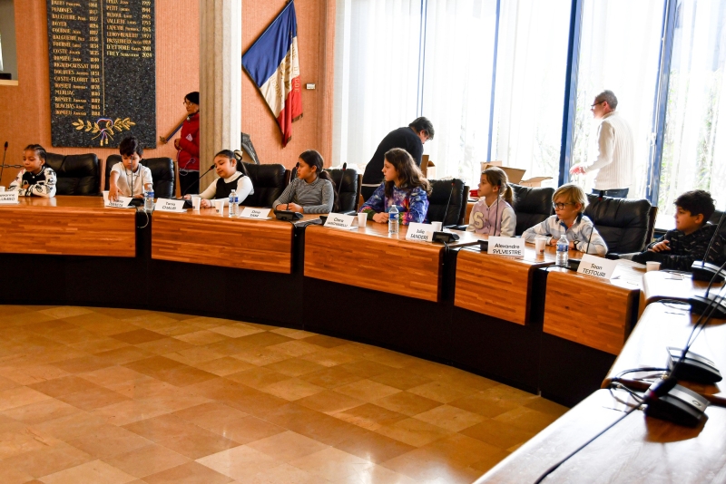 LE NOUVEAU CONSEIL MUNICIPAL DES ENFANTS EST INVESTI