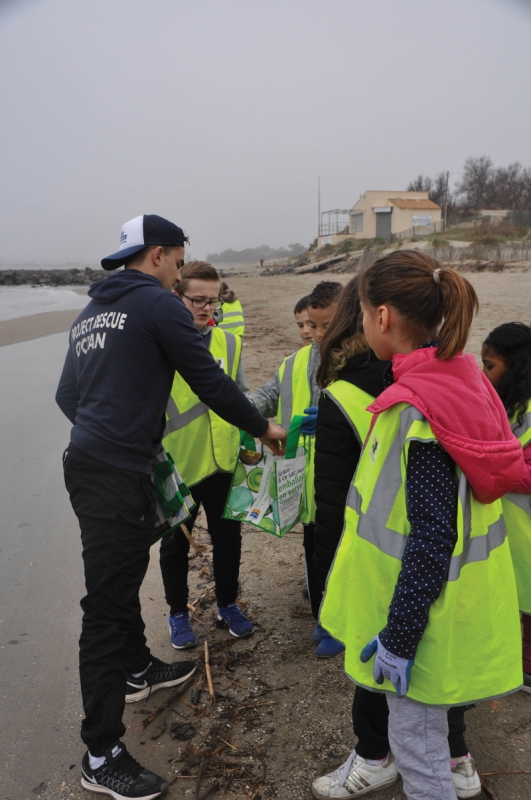 Une opération de dépollution à la plage de la Tamarissière