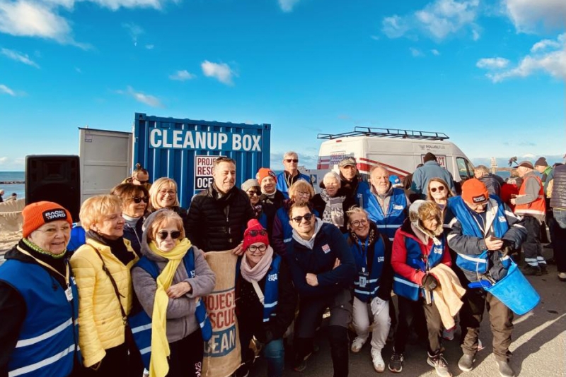 APRÈS LES INTEMPÉRIES, 600 BÉNÉVOLES SE MOBILISENT POUR NETTOYER LA PLAGE DE LA TAMARISSIÈRE