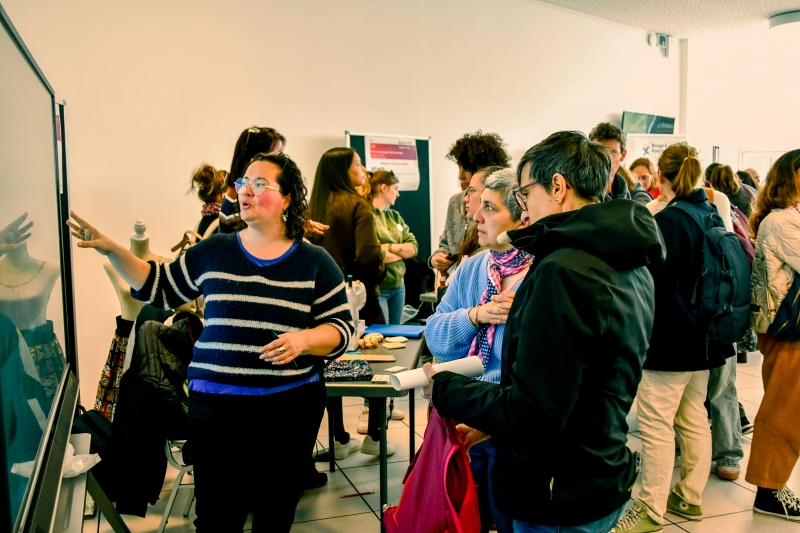 Démonstration d'une application sur grand écran