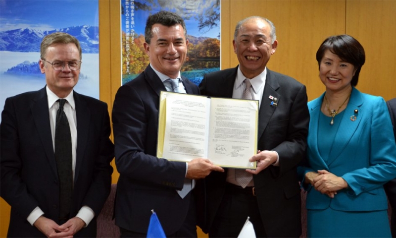 Signature d’un accord entre la Ville d'Ono au Japon et l'agglomération Hérault-Méditerranée sur le thème de l’eau © Ambassade de France au Japon